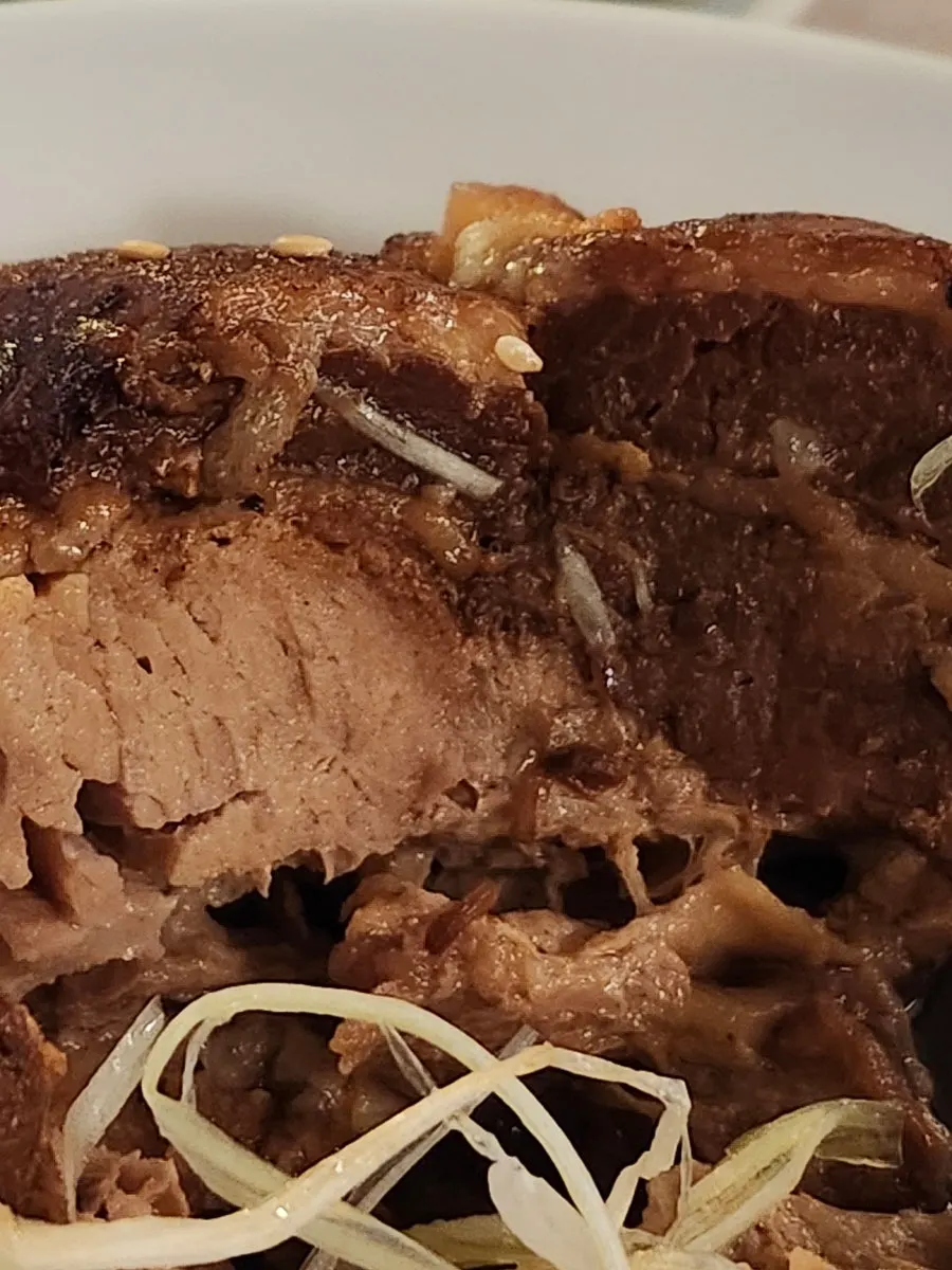 柔らかくほどける東坡肉の断面