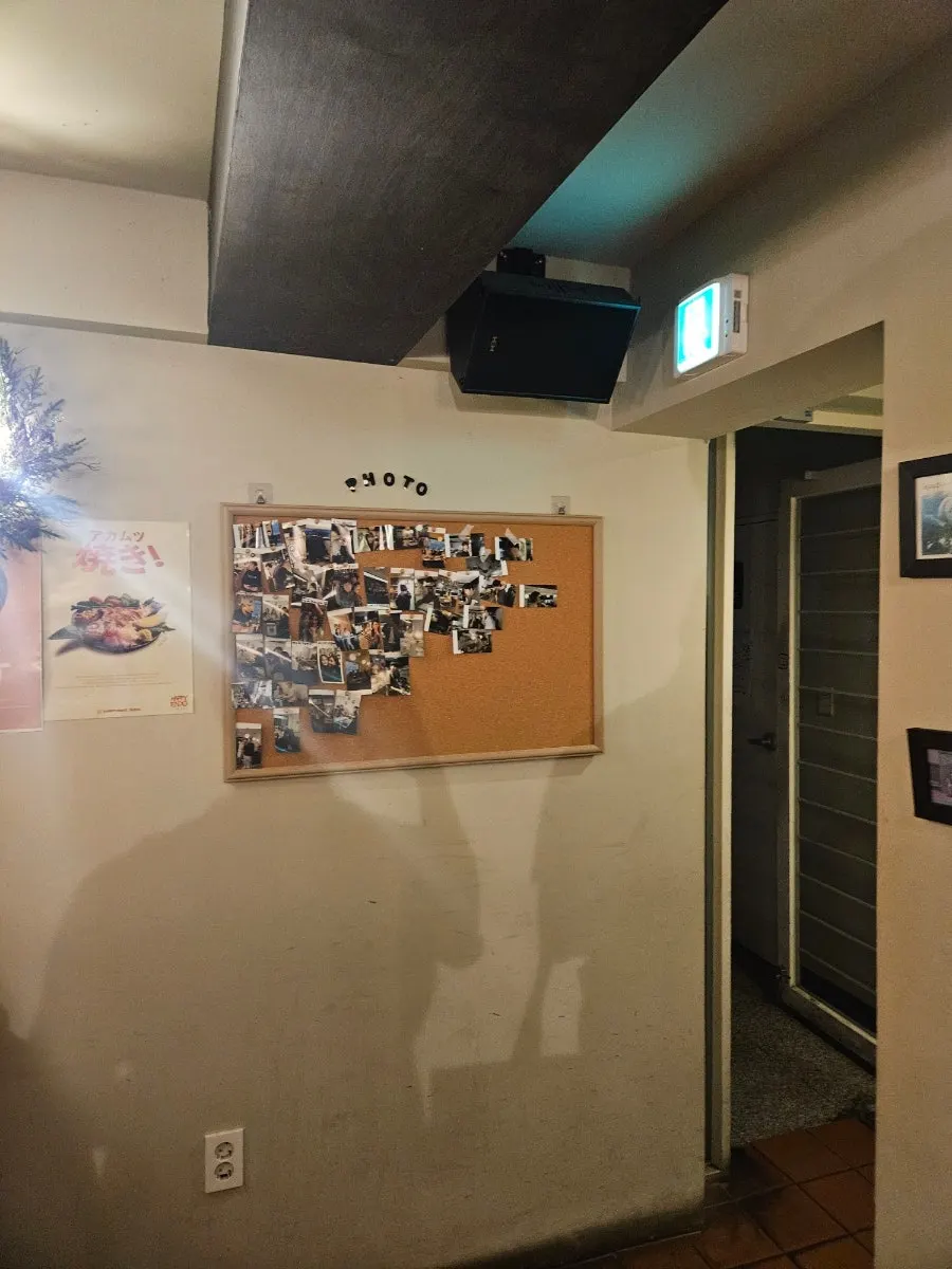 핫피엔도 이자카야 내부 전경