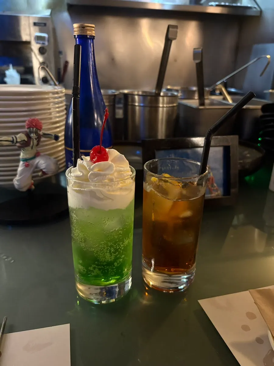 Two glasses of Hatpiending highball and Earl Grey highball
