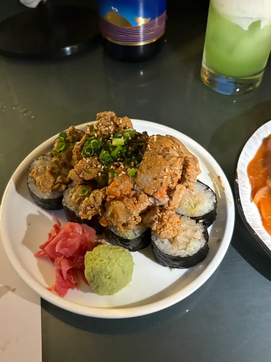 Cross-section of salt gimbap filled with mugeunji (aged kimchi)