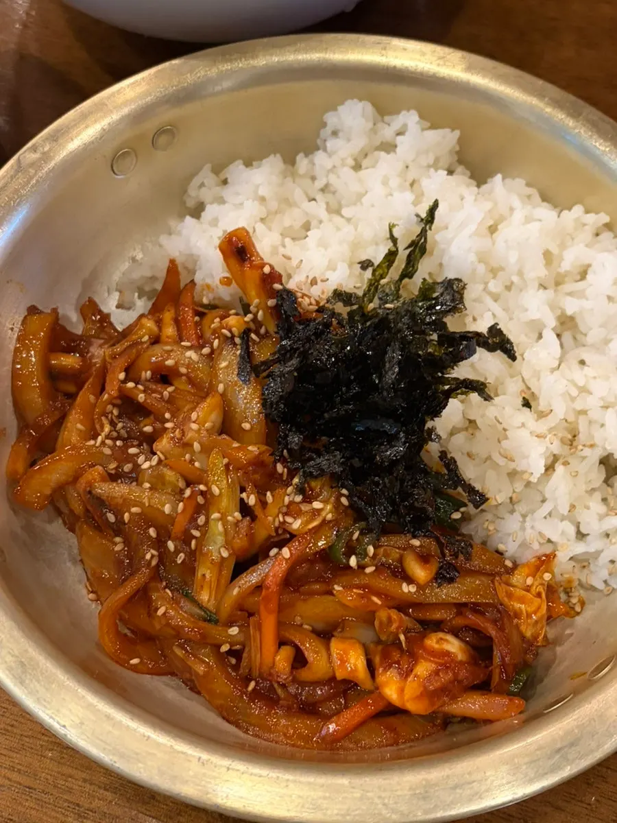 Squid rice bowl generously topped with squid