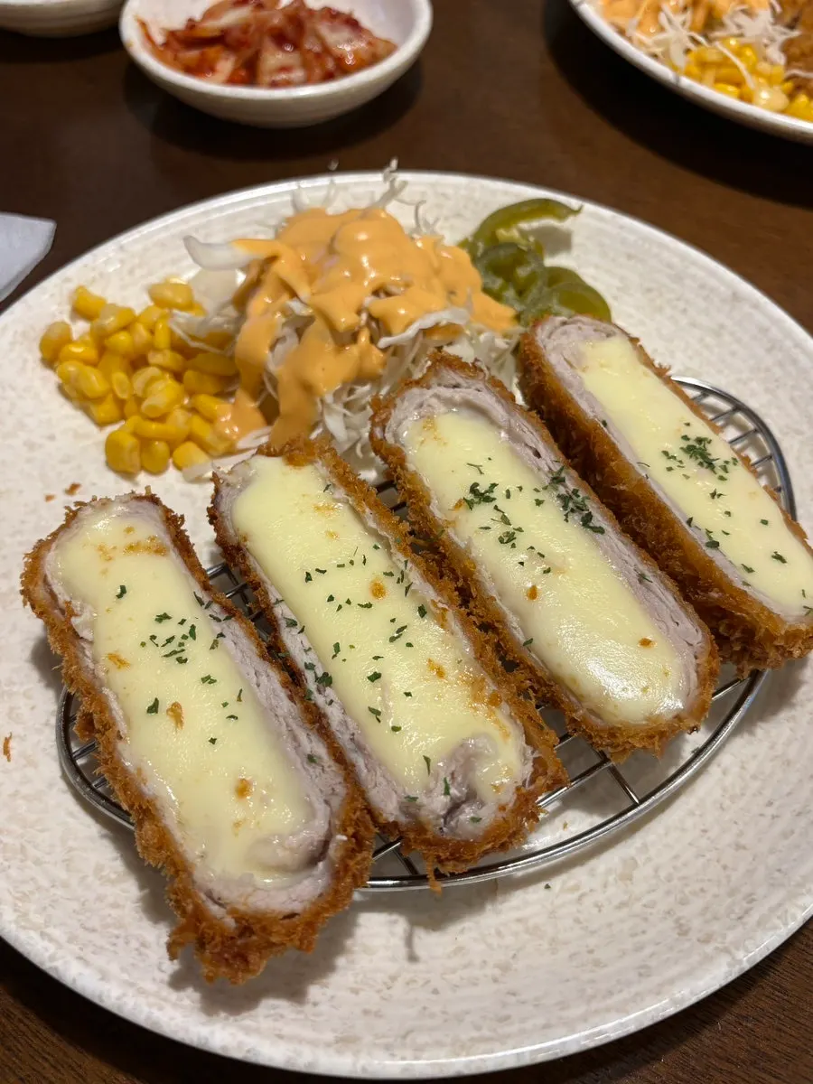 Udon and pork cutlet spread out on the table