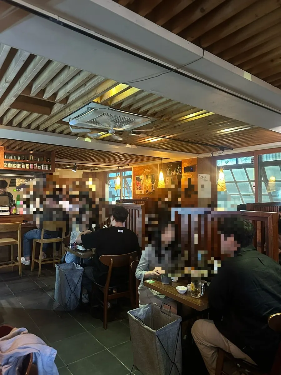 Entrance area of Haru Konkuk Branch