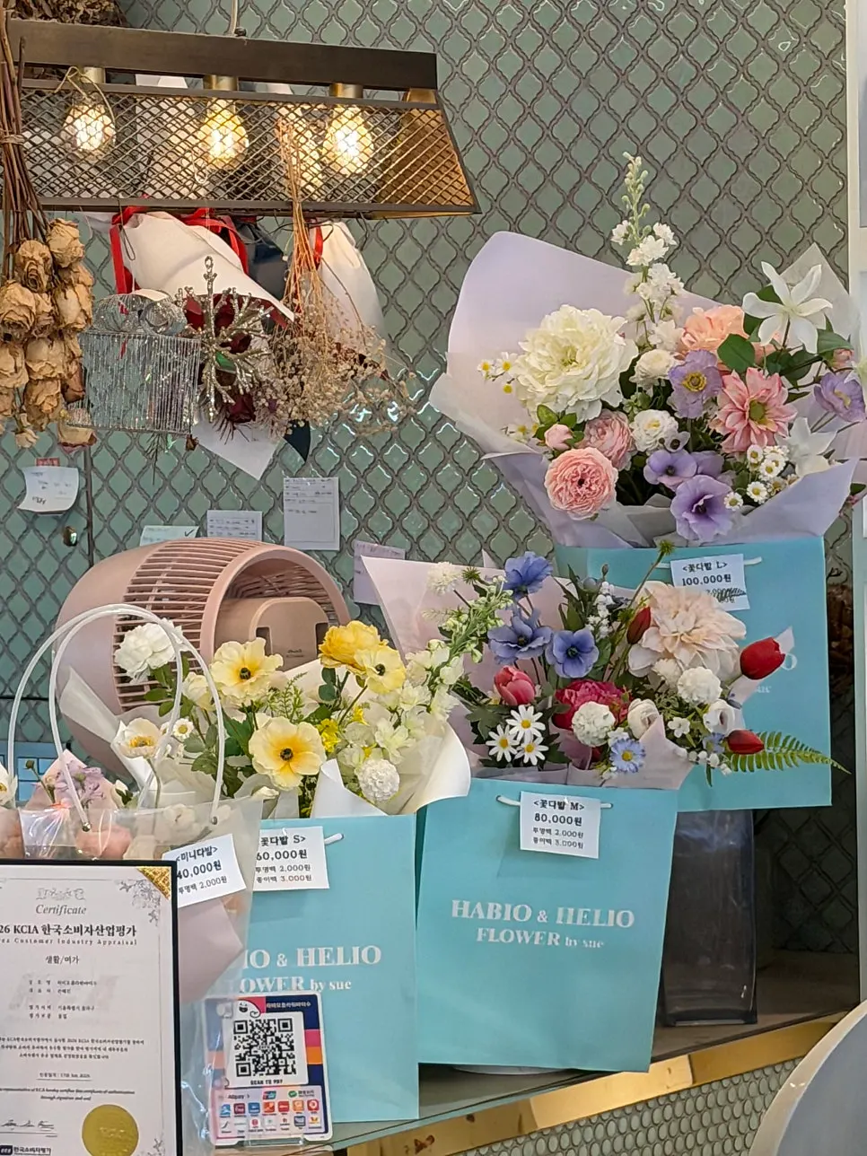 Preserved flowers suited for anniversary gifts