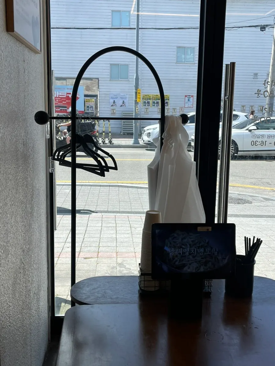 매장 내부 좌석 전경
