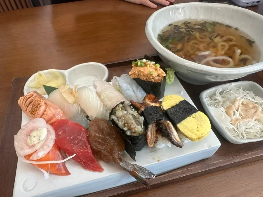숙성 연어와 광어 초밥