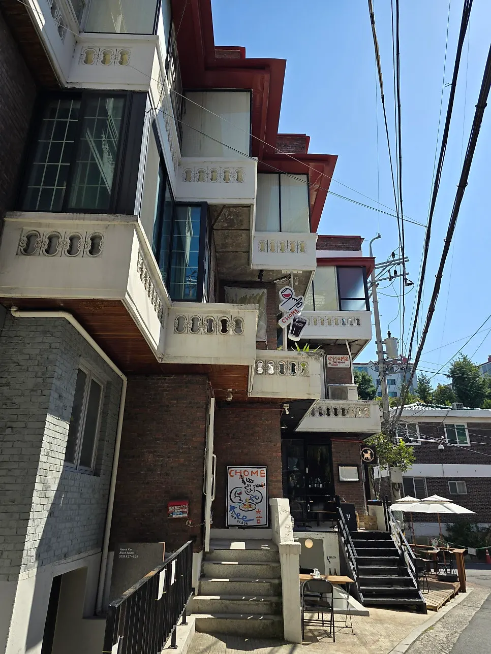 Walking from Noksapyeong Station Exit 2 toward Haebangchon