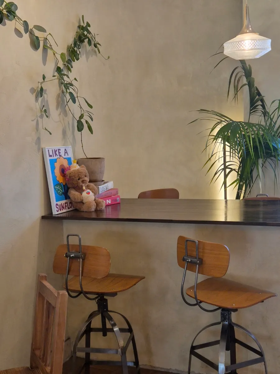 A table at Hippy suited for enjoying dessert