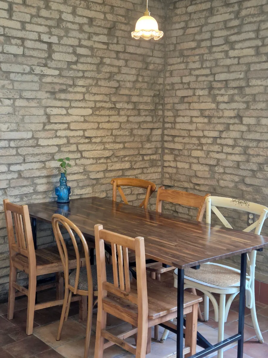 Interior atmosphere at Hippy