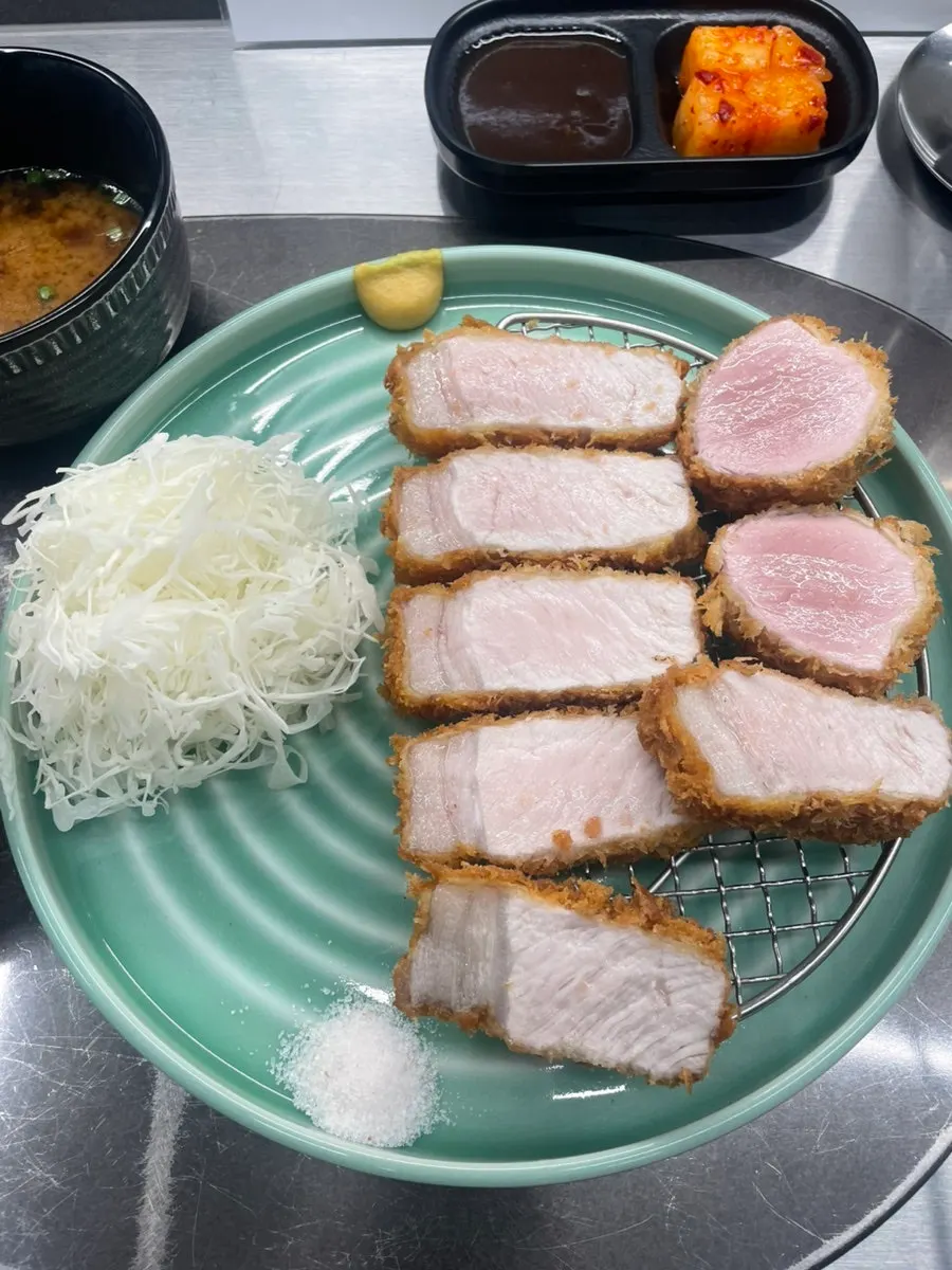 Plate of standard tonkatsu sauce and kkakdugi