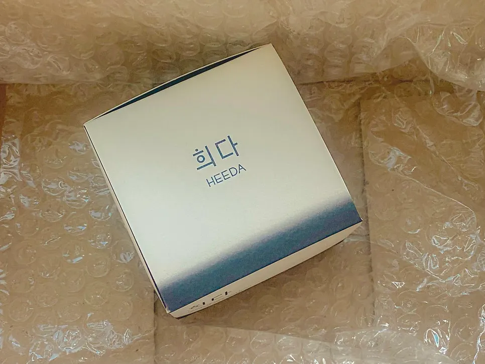 Charcoal cleansing balm for dry, blackhead-prone skin: HEEDA