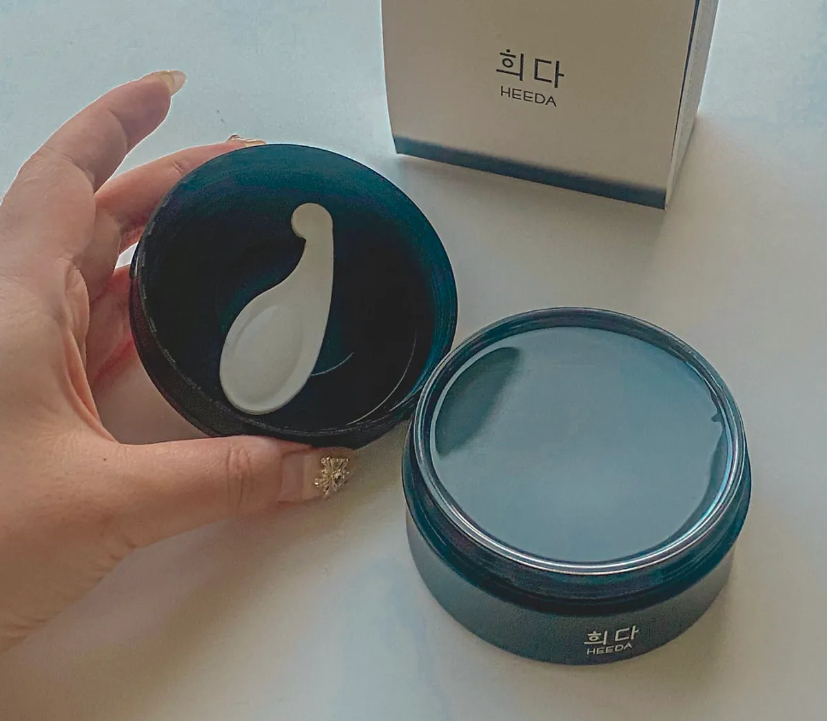 Charcoal cleansing balm for dry, blackhead-prone skin: HEEDA