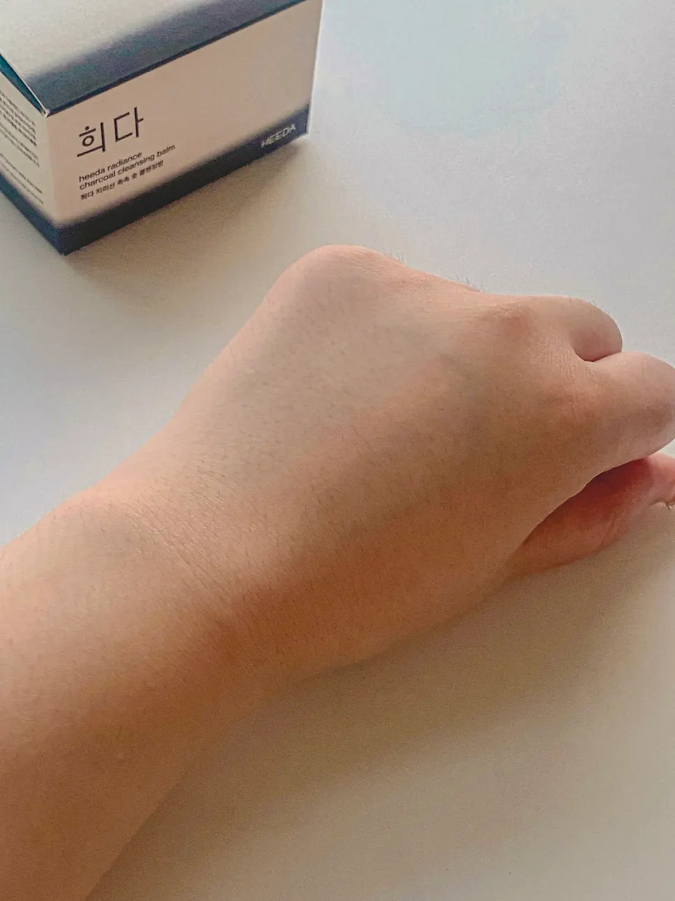 Charcoal cleansing balm for dry, blackhead-prone skin: HEEDA