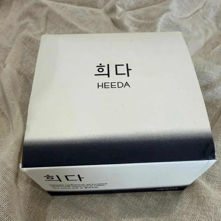 Make up cleansing balm on dry, combination skin: HEEDA Jirisan