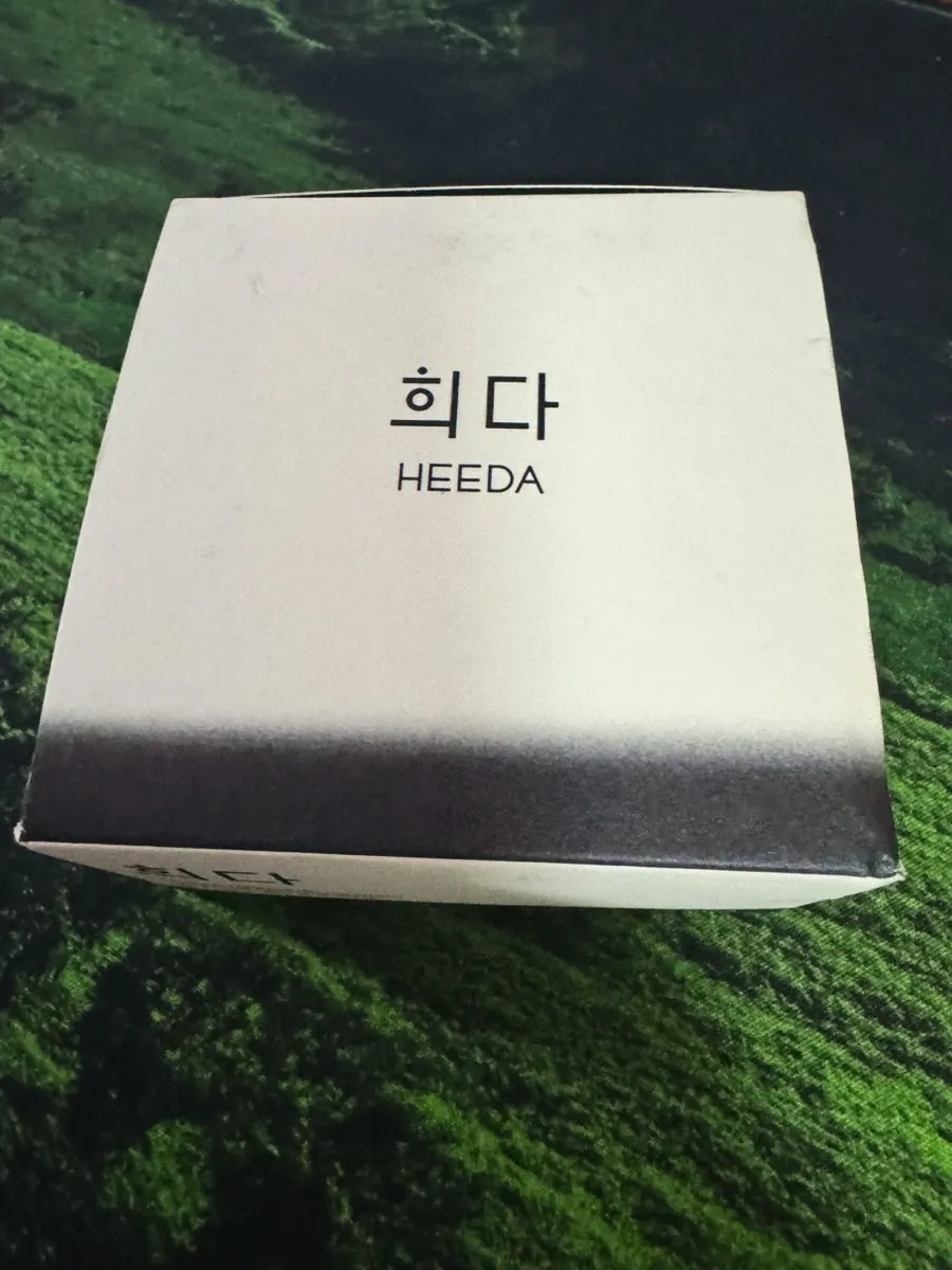 Dry-skin cleansing balm for makeup: HEEDA Jirisan Moist Charcoal