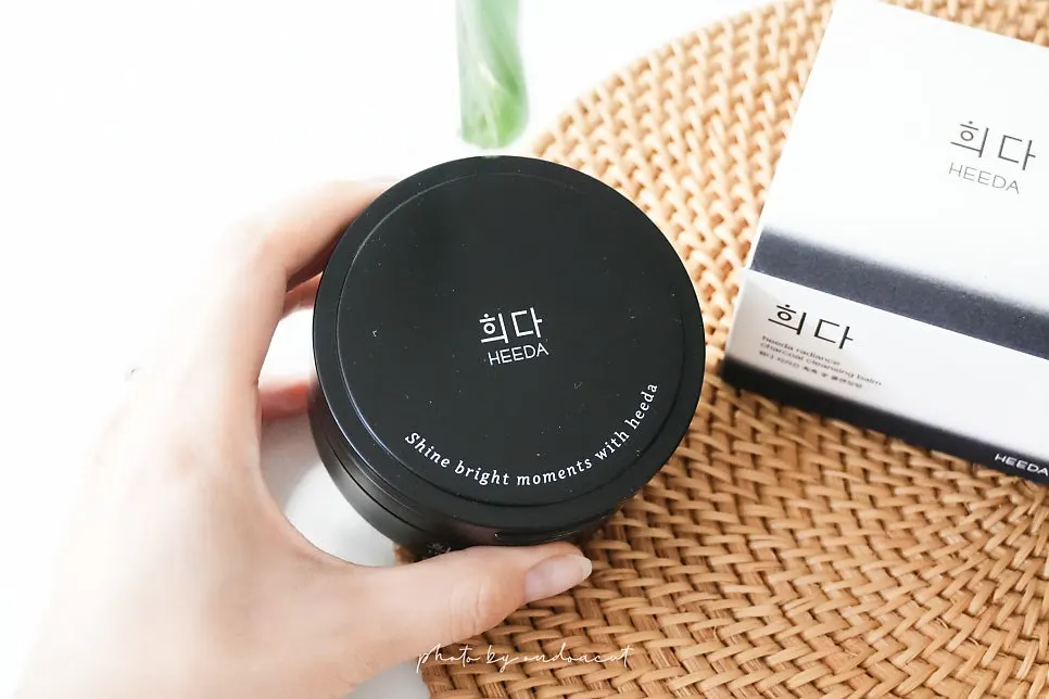 Cleansing balm for dry skin eye makeup: HEEDA Jirisan