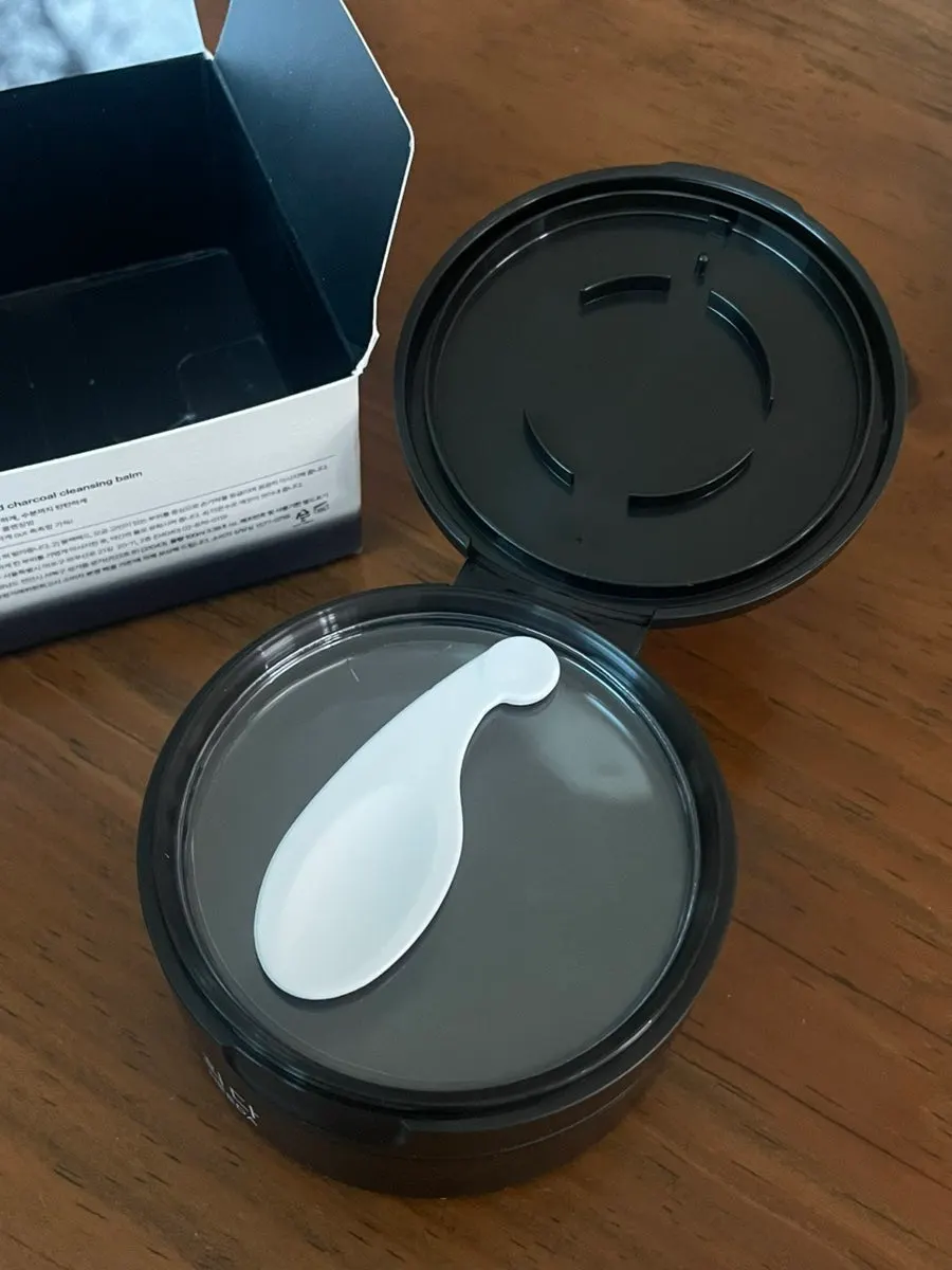 Cleansing balm for dry sensitive skin: HEEDA Jirisan Charcoal