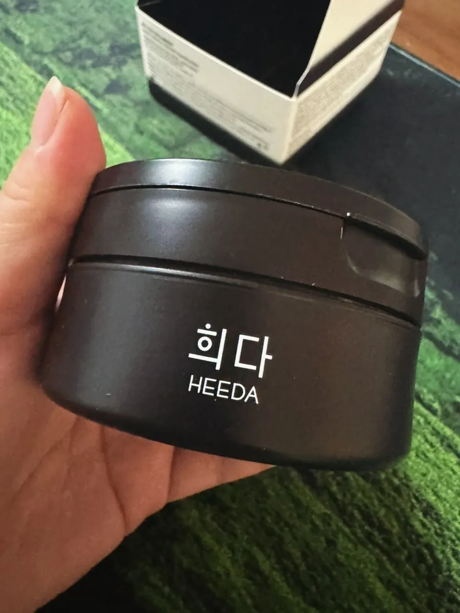 Dry-skin cleansing balm for makeup: HEEDA Jirisan Moist Charcoal