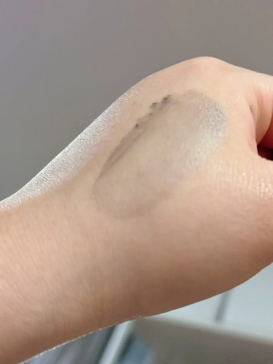 Dry-skin cleansing balm for makeup: HEEDA Jirisan Moist Charcoal