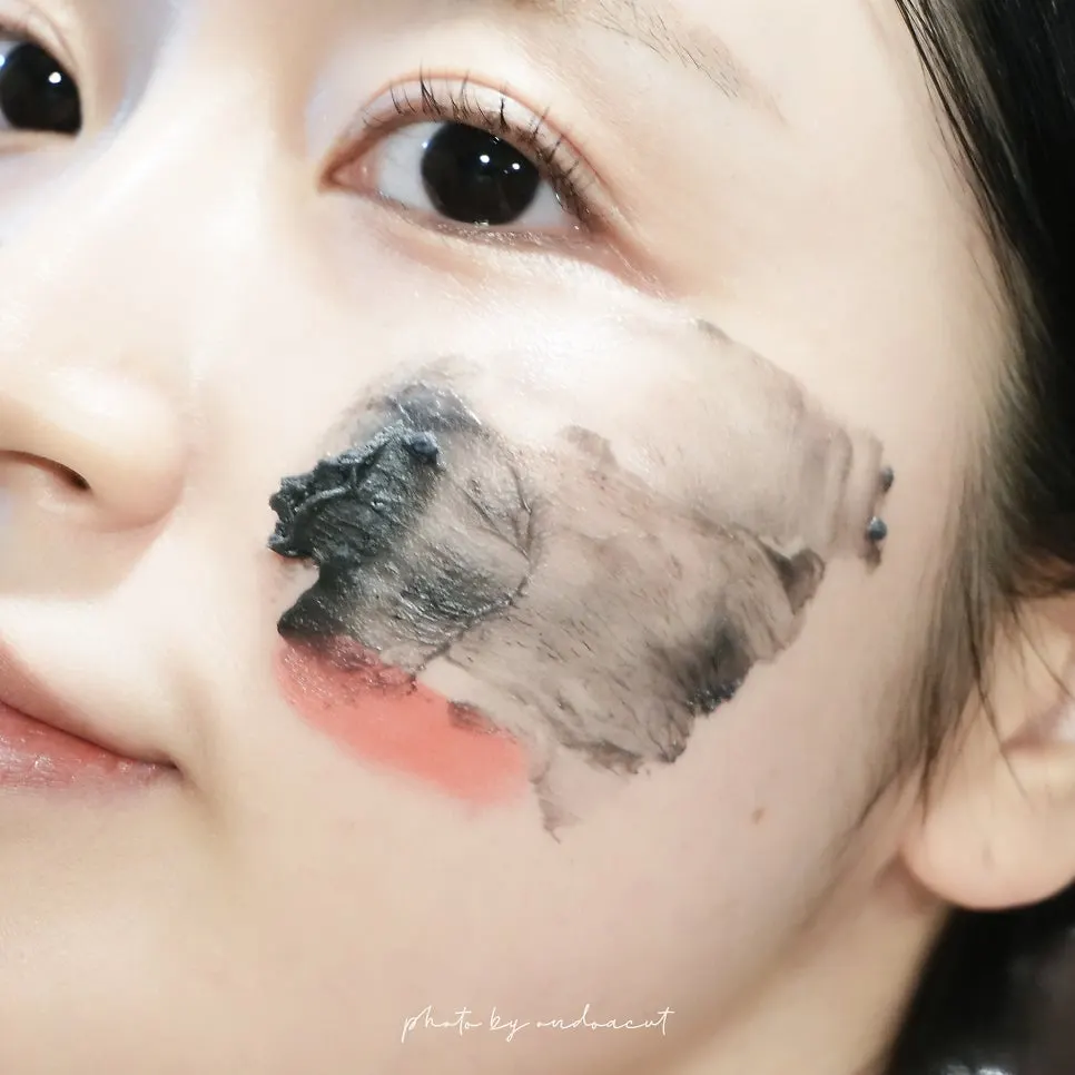 Cleansing balm for dry skin eye makeup: HEEDA Jirisan