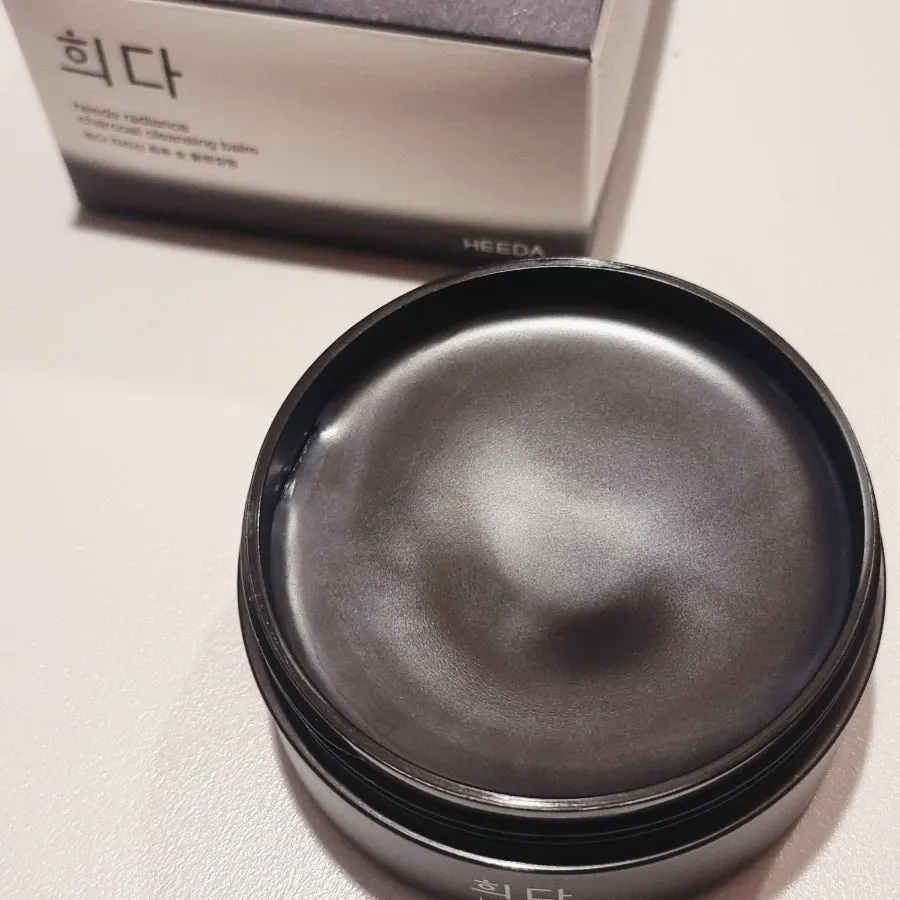 Charcoal cleansing balm for dehydrated oily skin: HEEDA Jirisan