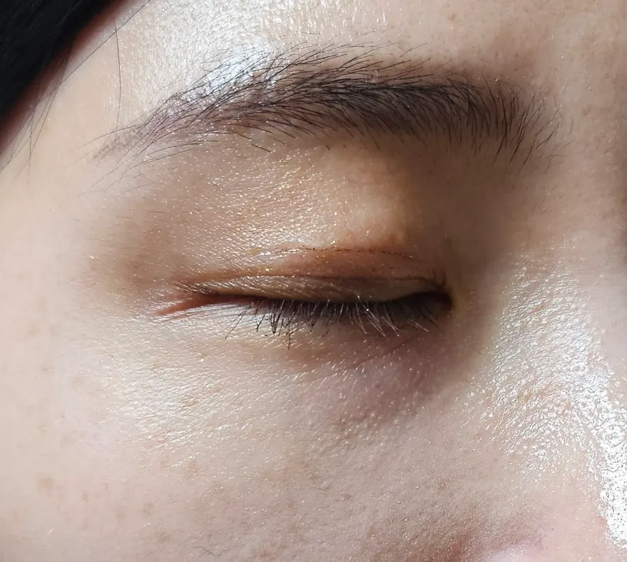 Charcoal cleansing balm for sensitive skin used nightly: HEEDA