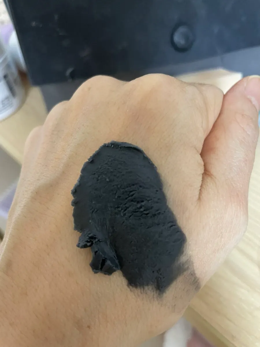 Charcoal cleansing balm for makeup removal: HEEDA Jirisan Moist