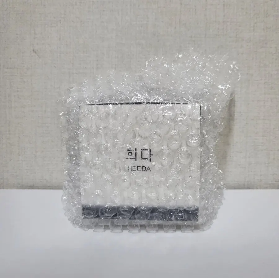 Cleansing balm for oily-dehydrated skin: HEEDA Charcoal Balm