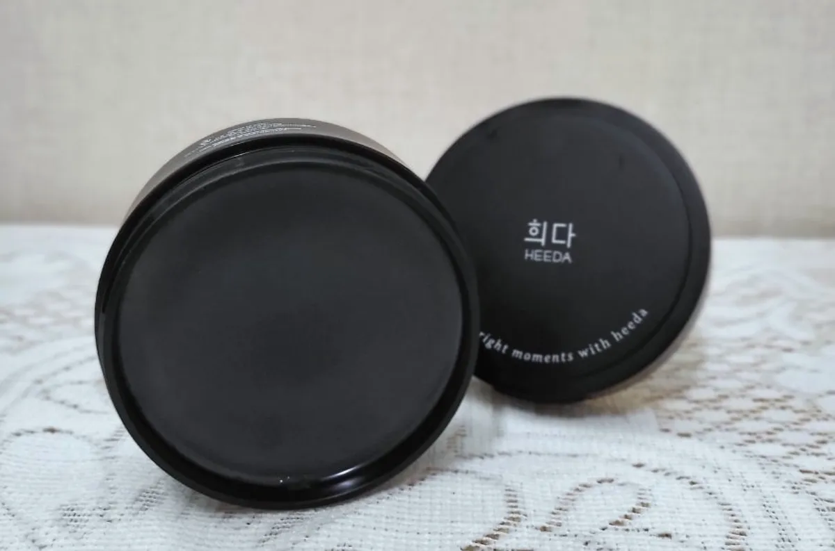 Cleansing balm for oily-dehydrated skin: HEEDA Charcoal Balm