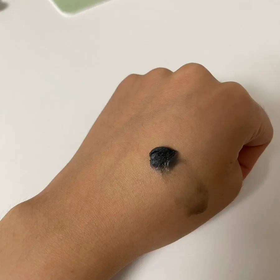 Charcoal cleansing balm for oily, dehydrated skin: HEEDA Jirisan