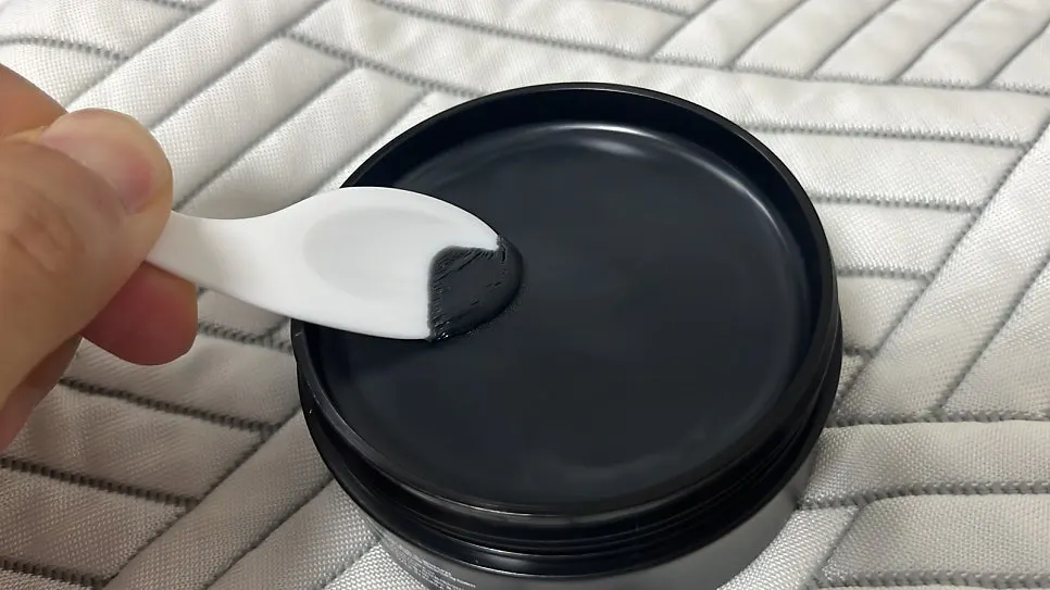 Charcoal cleansing balm makeup removal: HEEDA Jirisan Moist