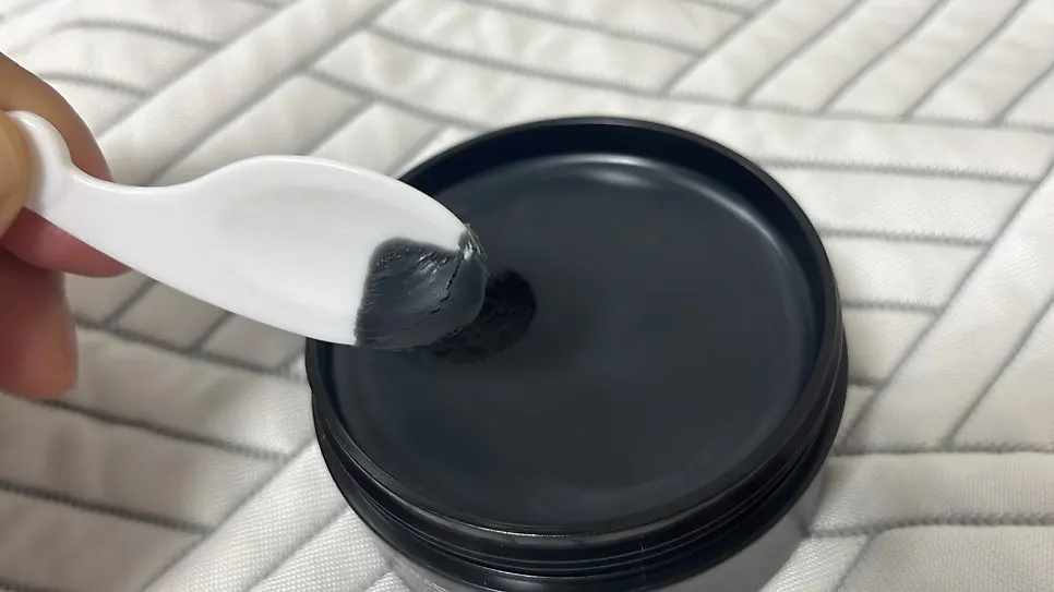 Charcoal cleansing balm makeup removal: HEEDA Jirisan Moist
