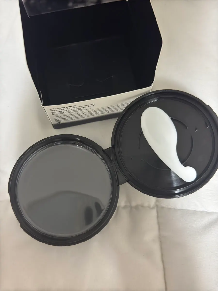 Charcoal cleansing balm for oily dehydrated skin: HEEDA