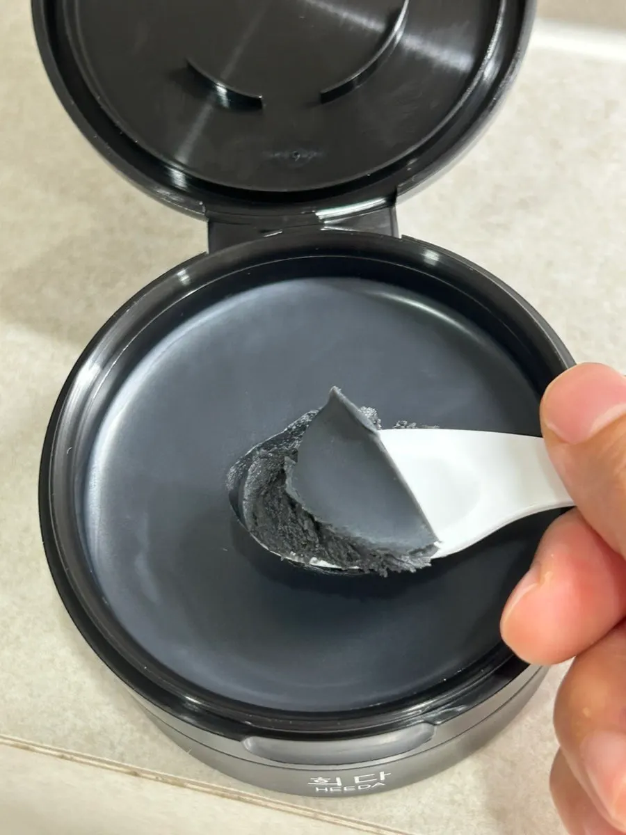 Cleansing balm for dehydrated oily skin: HEEDA Jirisan Charcoal