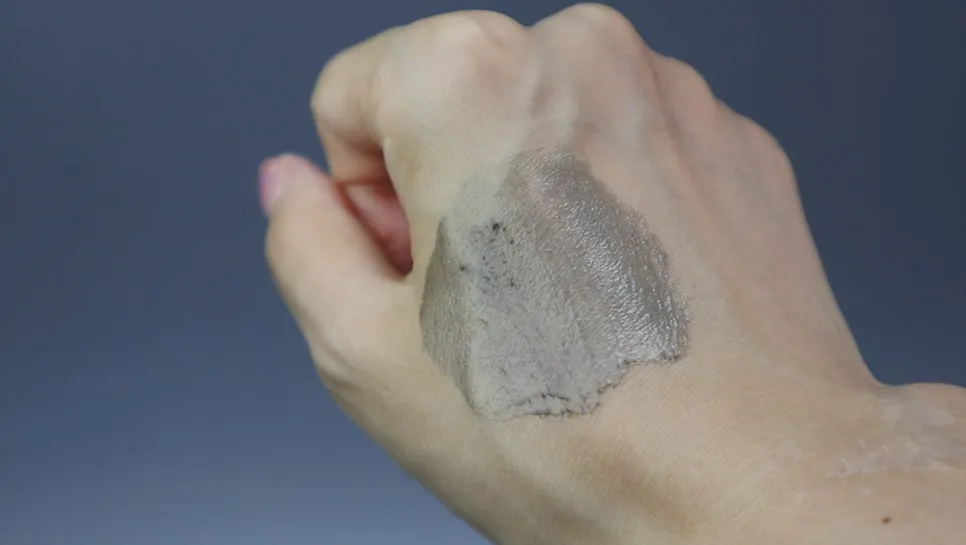 Cleansing balm for makeup removal: HEEDA Jirisan Moist Charcoal