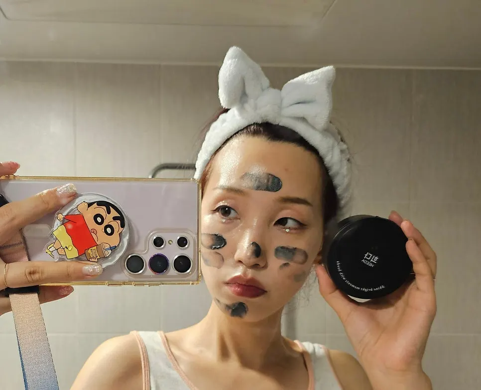 Cleansing balm for makeup removal: HEEDA Jirisan Moist Charcoal