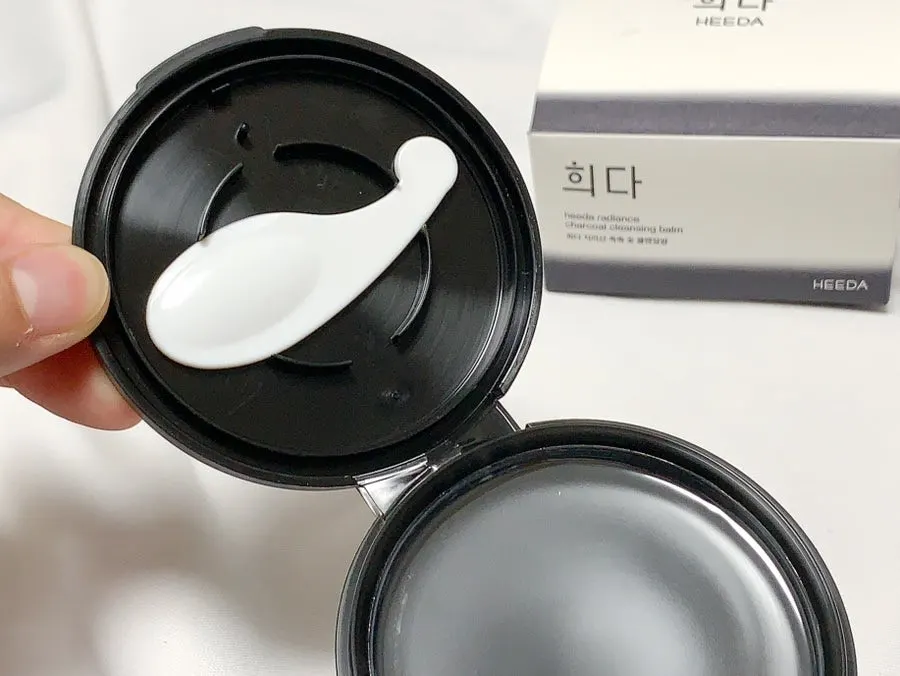Charcoal cleansing balm for acne-prone skin: HEEDA Radiance 100ml