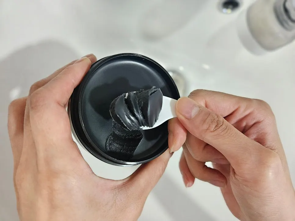 Cleansing balm for blackheads on very dry skin: HEEDA Jirisan