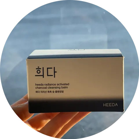 How to use a cleansing balm on dry combination skin: HEEDA Charcoal