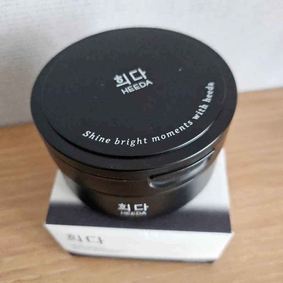 Korean cleansing balm for sensitive skin: HEEDA Jirisan Charcoal