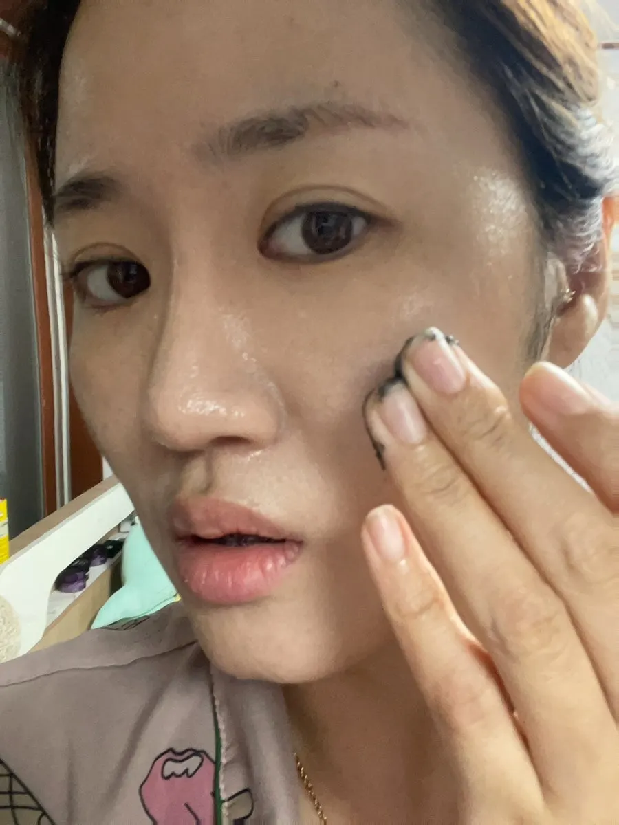 Cleansing balm for sensitive skin: HEEDA Jirisan Moist Charcoal