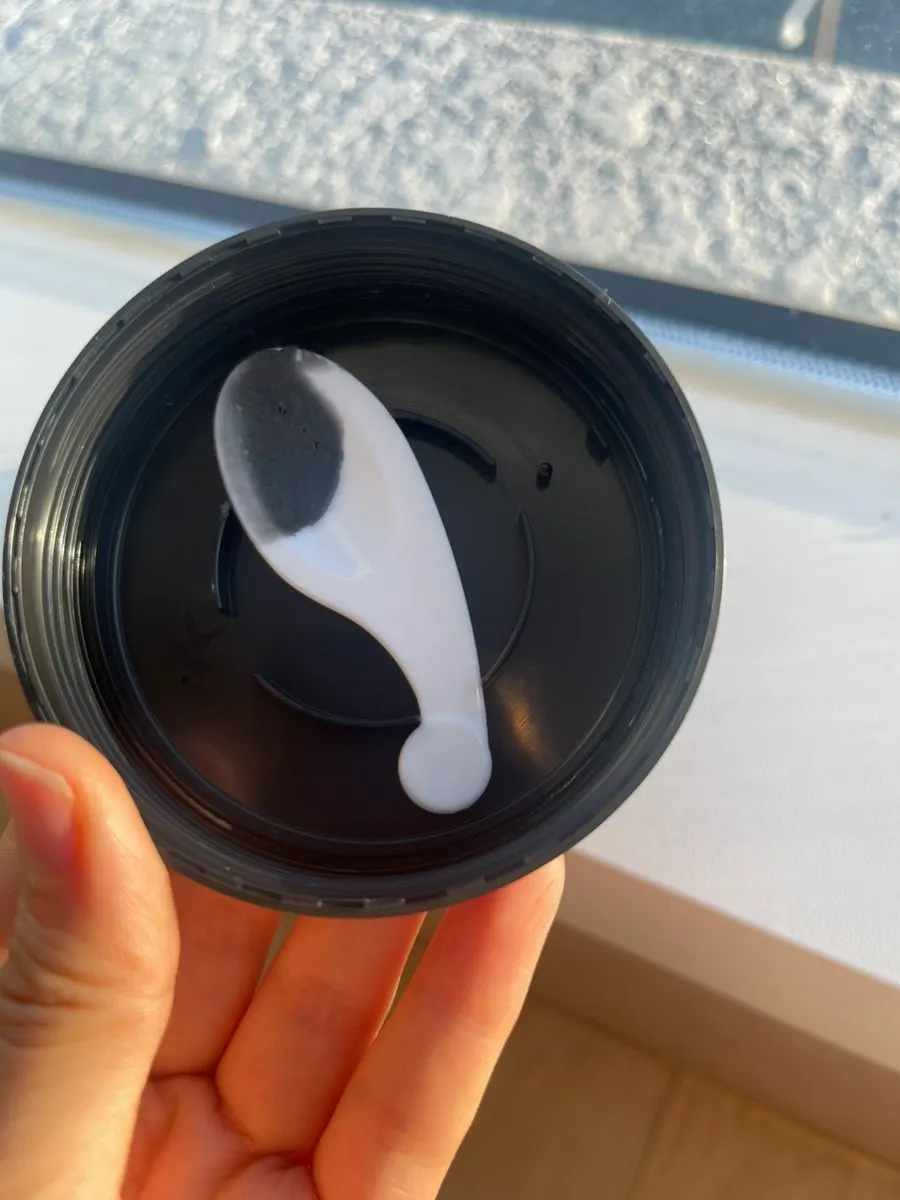 How to use a cleansing balm on dry combination skin: HEEDA Charcoal