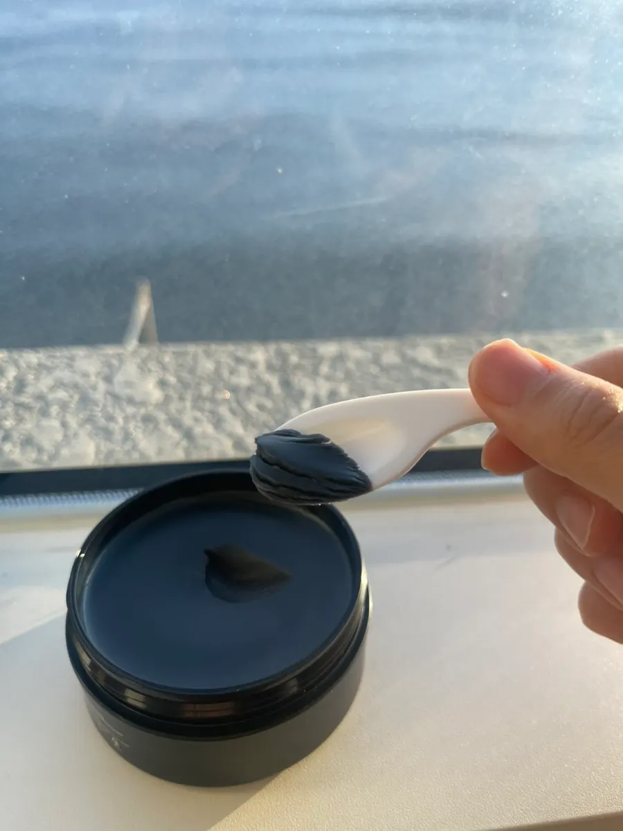 How to use a cleansing balm on dry combination skin: HEEDA Charcoal