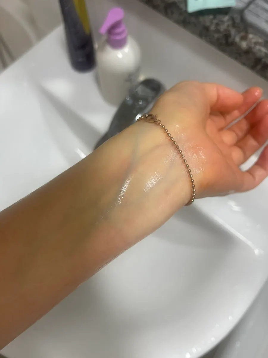 How to use a cleansing balm on dry combination skin: HEEDA Charcoal