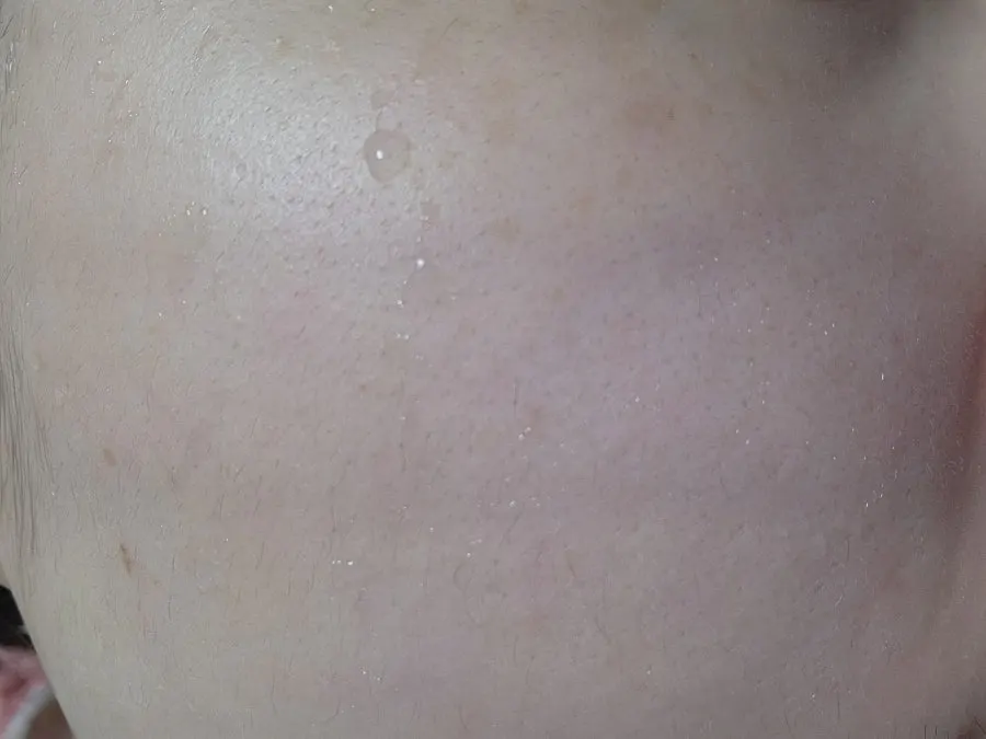 Sensitive-skin cleansing balm: HEEDA Jirisan charcoal