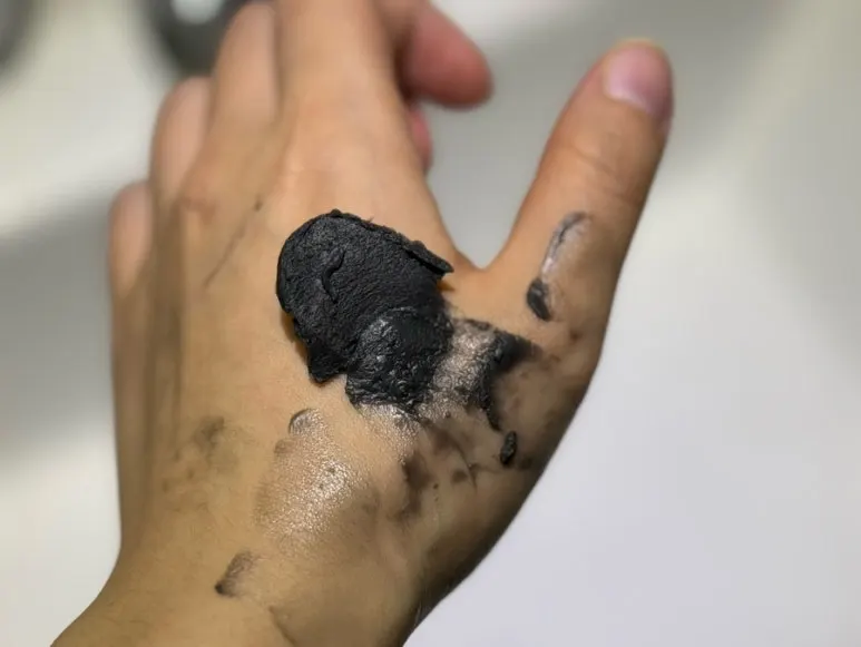 Charcoal cleansing balm for blackheads: HEEDA Jirisan Moisture