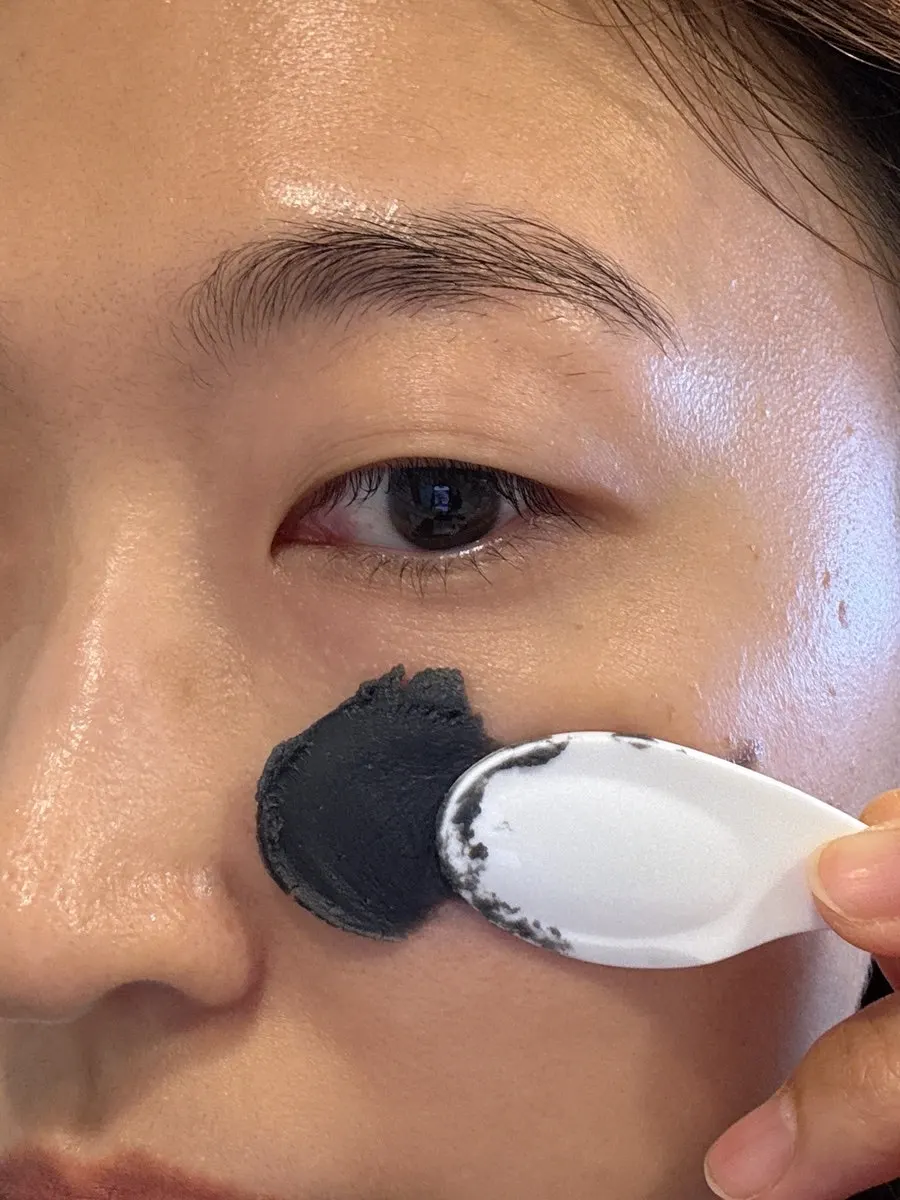 Charcoal cleansing balm for soft rolling: HEEDA Jirisan Moist