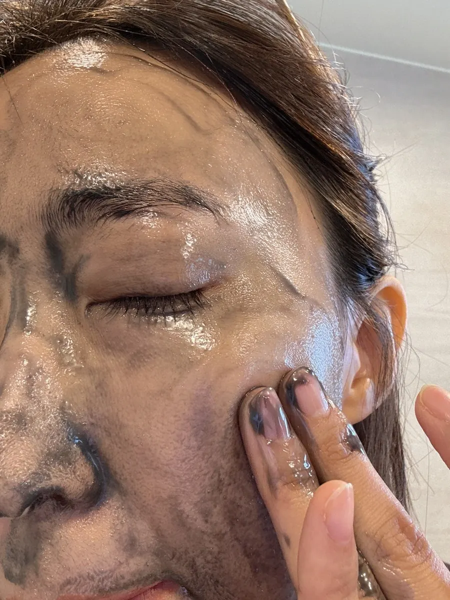 Charcoal cleansing balm for soft rolling: HEEDA Jirisan Moist