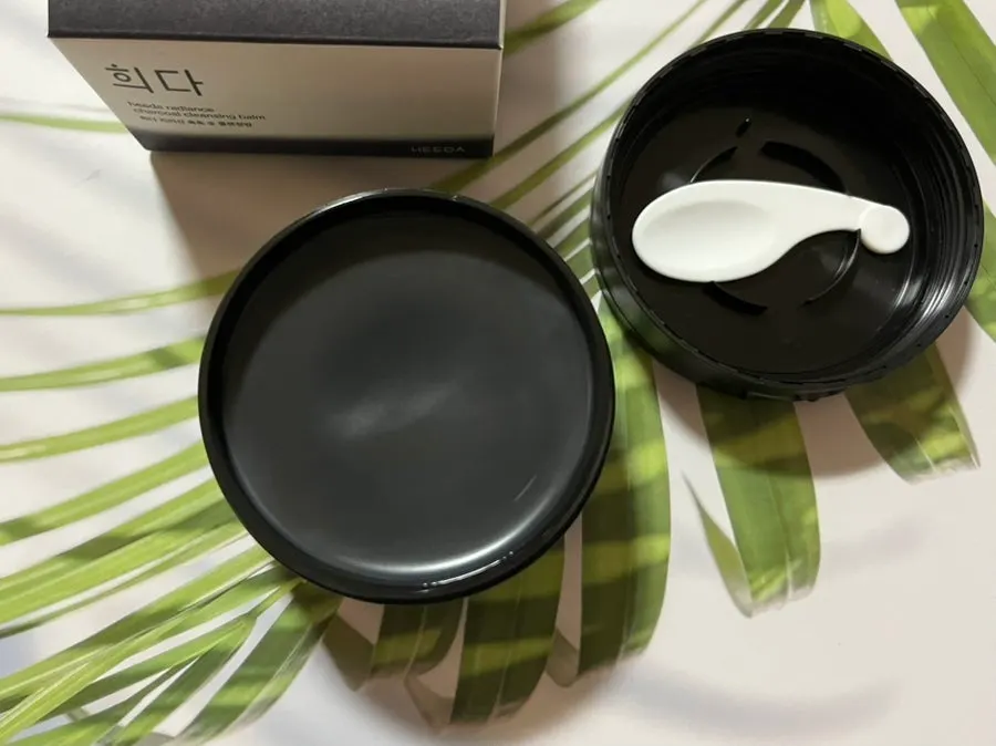 Summer cleansing balm for a lighter feel: HEEDA Jirisan Charcoal