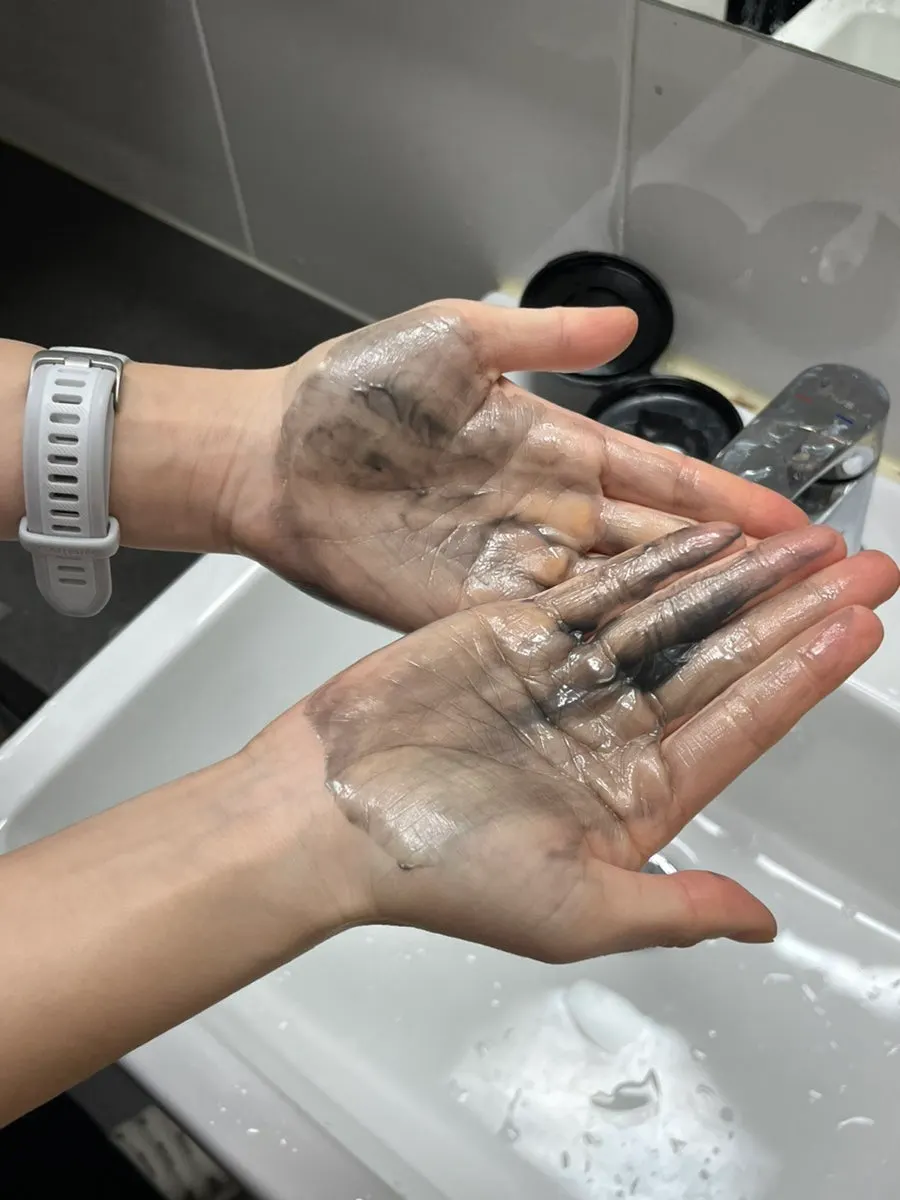 Charcoal cleansing balm carried in a bag: HEEDA Jirisan Moist Balm